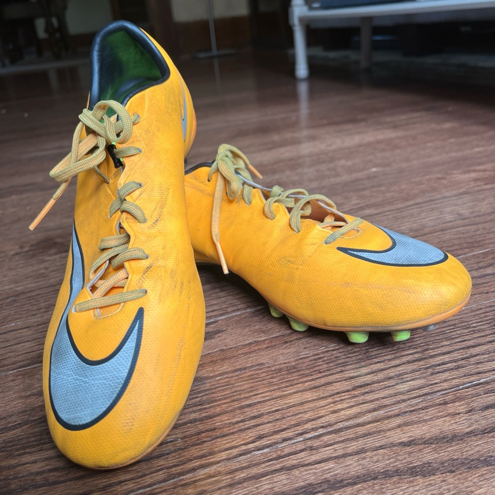 Nike Jr 8.5Y Mercurial Victory Outdoor Soccer Shoes Cleats Orange 651619 800